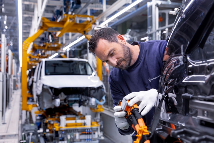 La planta de Vitoria inicia la producción en serie del nuevo Mercedes ...